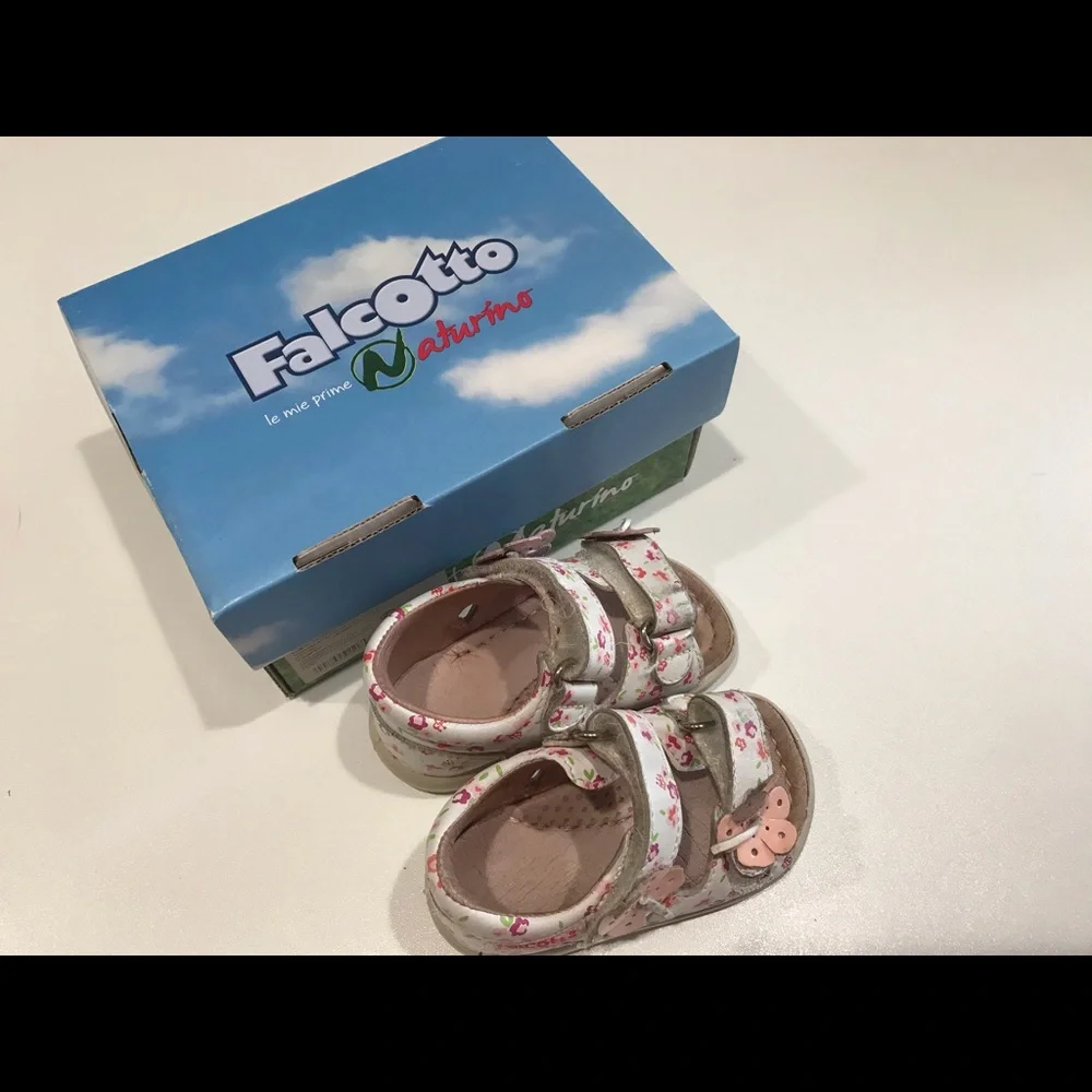 ☀️Girl’s NATURINO Leather Shoes, size 3.5